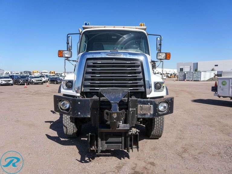 2014  Freightliner  108SD  S/A 4WD  Plow/Sander Truck - Roller Auctions