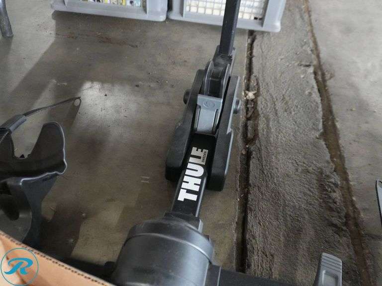 Thule Double Track Pro XT 2-Bike Rack with Hitch Extender - Roller Auctions