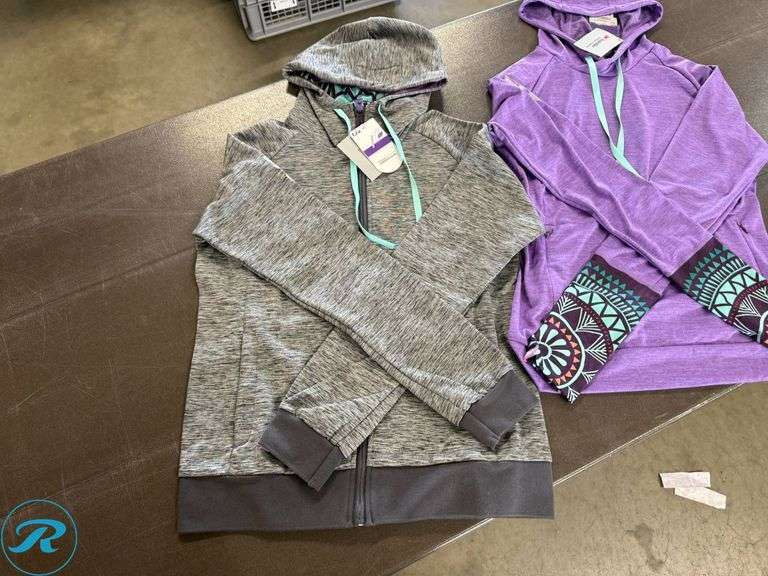 (2) Liv Izzy Women’s Hoodies, Size M - Roller Auctions