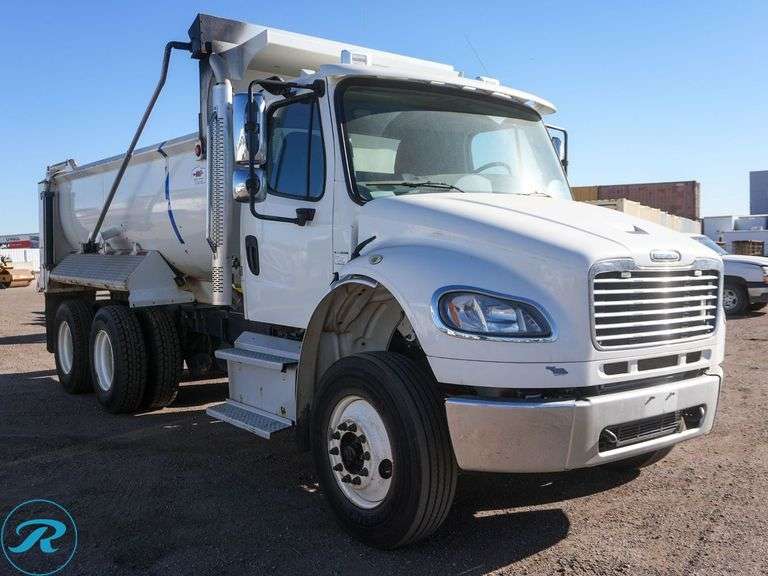 2014 Freightliner T/A Dump Truck - Roller Auctions