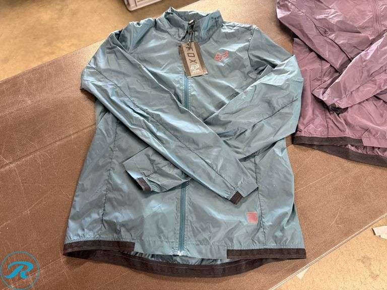 (2) Fox Defend Women’s Wind Jackets, Size M - Roller Auctions