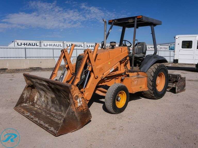 Case  570XLT  Tractor/ Loader - Roller Auctions