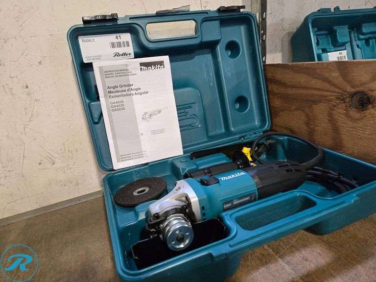 Makita GA4030 4″ Angle Grinder with Case
