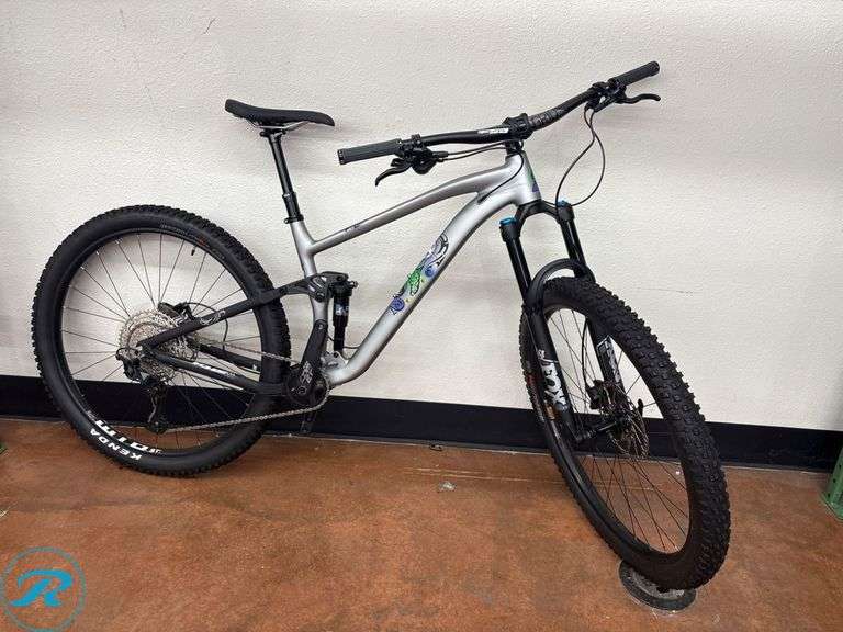 KHS 6500 Full-Suspension Mountain Bicycle with SR Suntour Crank and Fox 34 Fork, Size M (Needs Pedals)