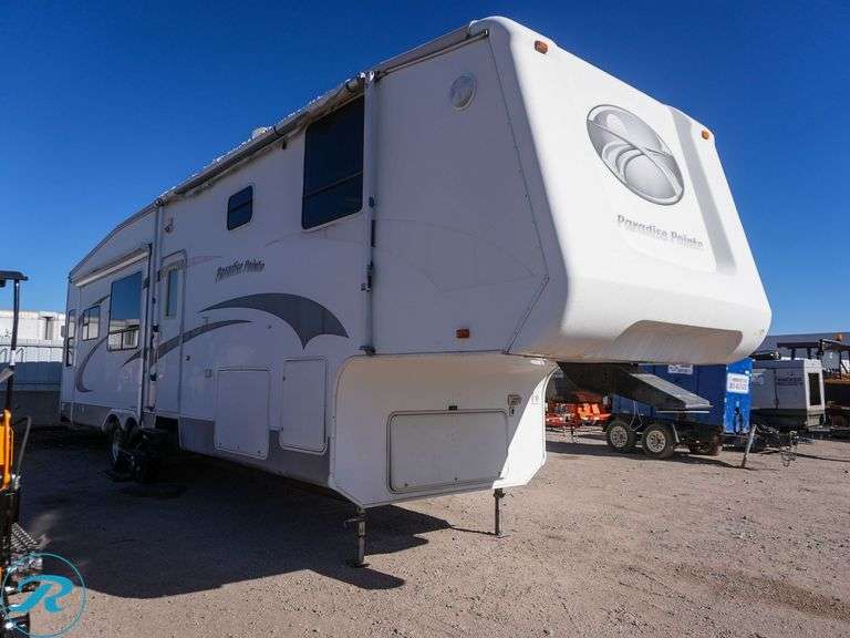 2006 Crossroads Paradise Point T/A 5th Wheel Camper - Roller Auctions