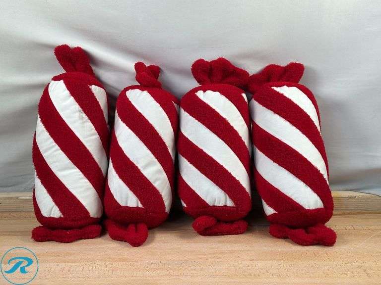 (4) Holiday Decor Pillows; Peppermint Candy- (3) New, (1) Like New; tokki: Reusable Gift Bags, 10ct- New - Roller Auctions