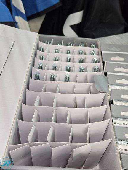 Tray of Giant Control Blast 16g CO2 Cartridges - Roller Auctions