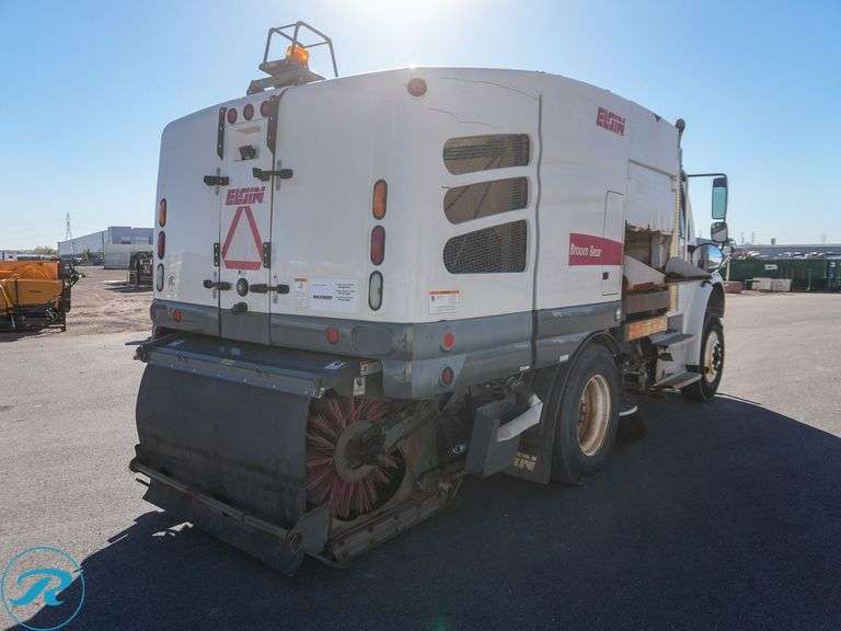 2016  Elgin  Broom Bear  Street Sweeper - Roller Auctions