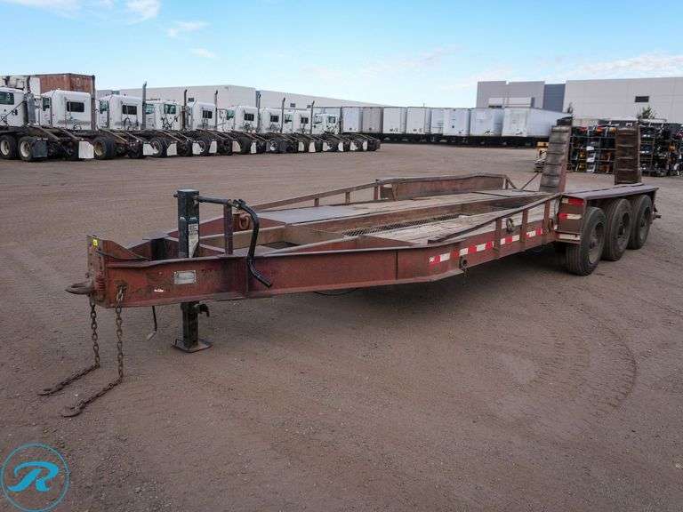 2000  Belshe  Tri-Axle Equipment Trailer - Roller Auctions