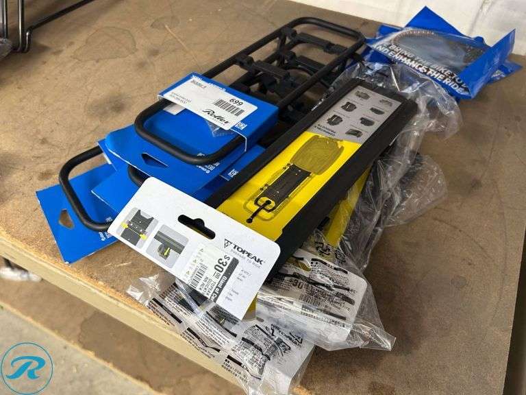 Topeak Omni QuickTrack Adapters and Giant MIK Systems - Roller Auctions