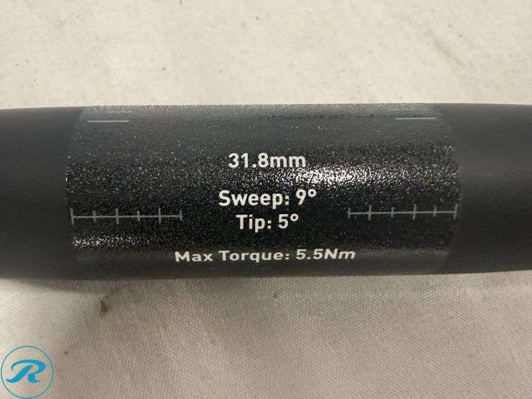 (2) ENVE M6 Carbon Mountain Bike Handlebars One With Stem and Grips - Roller Auctions