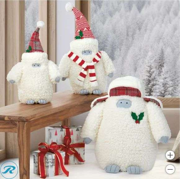 Christmas Yeti Family Set of 3 - New