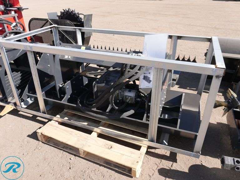 New Land Honor VPC-11-72W Hydraulic Vibratory Plate Compactor To Fit Skid Steer Loader, 72" - Roller Auctions