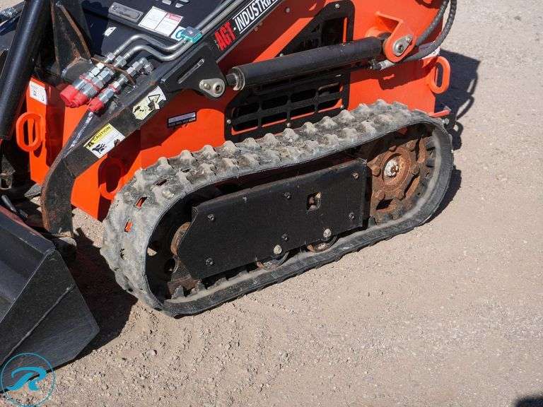 AGT LRT23 Crawler Mini Skid Steer Loader - Roller Auctions