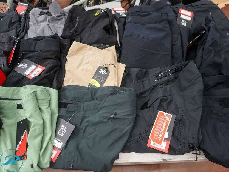 Crate of (23) Men's Cycling Shorts, Size L, Assorted Brands - Roller Auctions