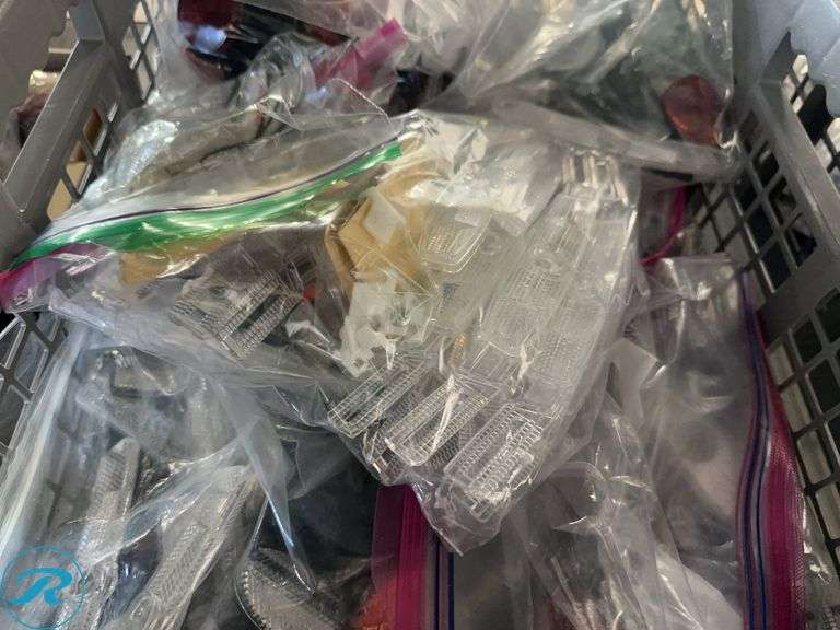 Tray of Assorted Reflectors - Roller Auctions