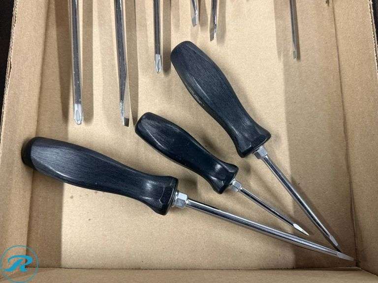 Tray of Snap-On Screwdrivers - Roller Auctions