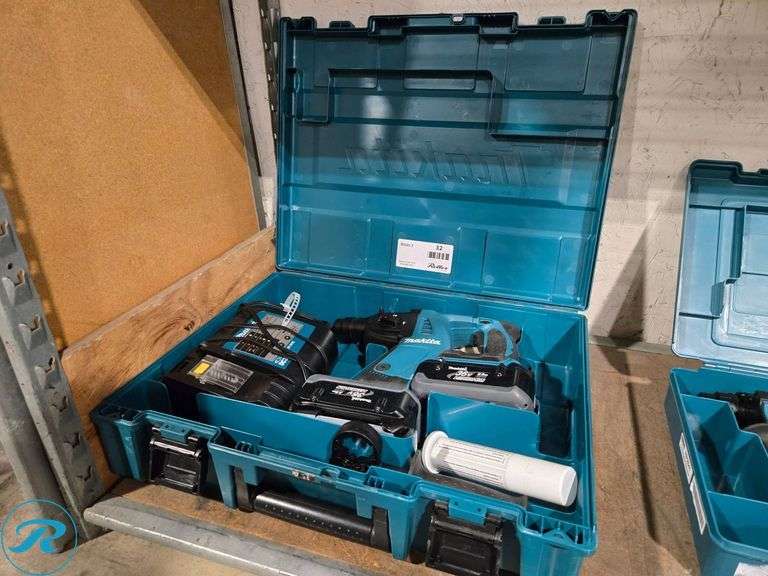 Makita BHR261 36V Rotary Hammer Drill With (2) Batteries, Charger and Case