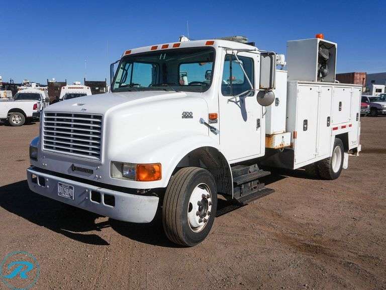 1998 International 4700 S/A Service Truck