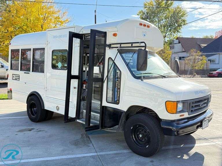 2005 Ford E350 Super Duty RWD Coffee Mobile Bus - Roller Auctions