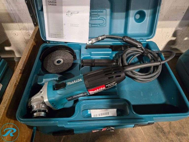 (2) Makita GA4030 4″ Angle Grinders With Cases