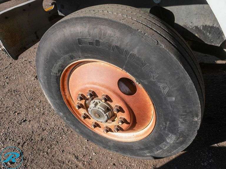 1984  International  2575  S/A  Truck Tractor - Roller Auctions