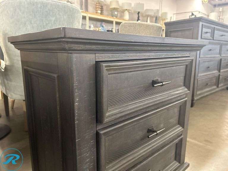 3-Drawer Dark Wood Chest, 26″ x 17″ x 30″ - Roller Auctions