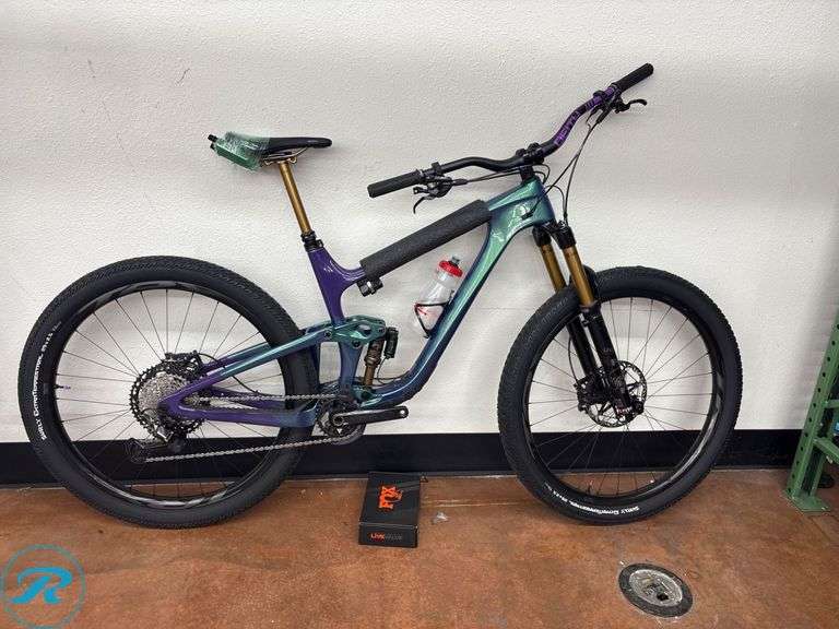 Giant Trance X Pro 0 Mountain Bicycle with Shimano Deore XT Components and Fox Live Valve Suspension, Size L (Needs Pedals)