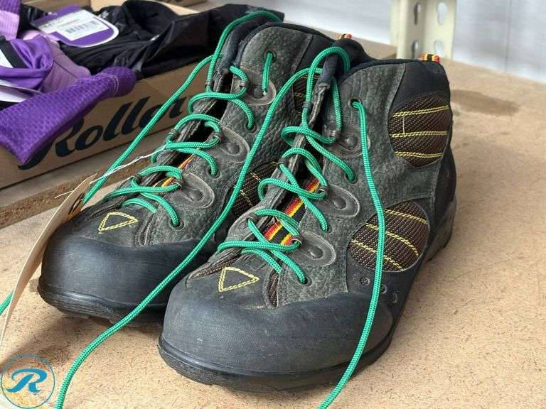 Diadora Cycling Shoes with Clip-In Soles, Used, Size EU 44 - Roller Auctions