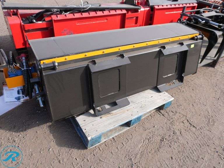 New Giyi GY-BS72 Hydraulic Box Broom Sweeper Attachment to Fit Skid Steer Loader, 72" - Roller Auctions