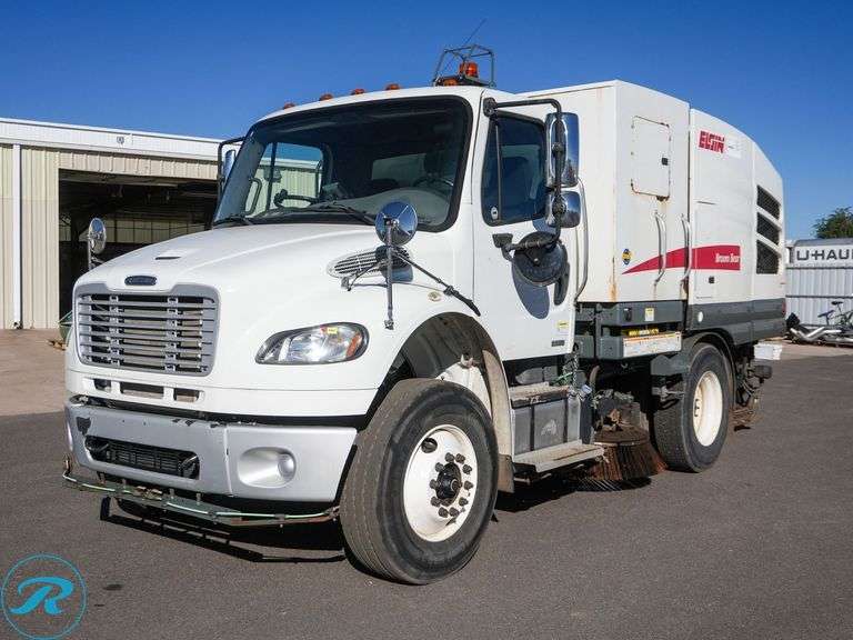 2016  Elgin  Broom Bear  Street Sweeper - Roller Auctions