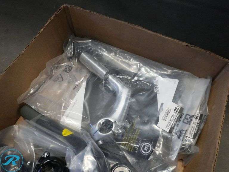 Tray of Adjustable Quill Stems - Roller Auctions