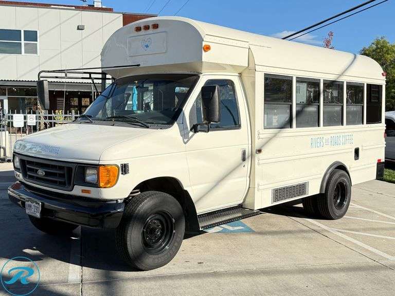 2005 Ford E350 Super Duty RWD Coffee Mobile Bus - Roller Auctions