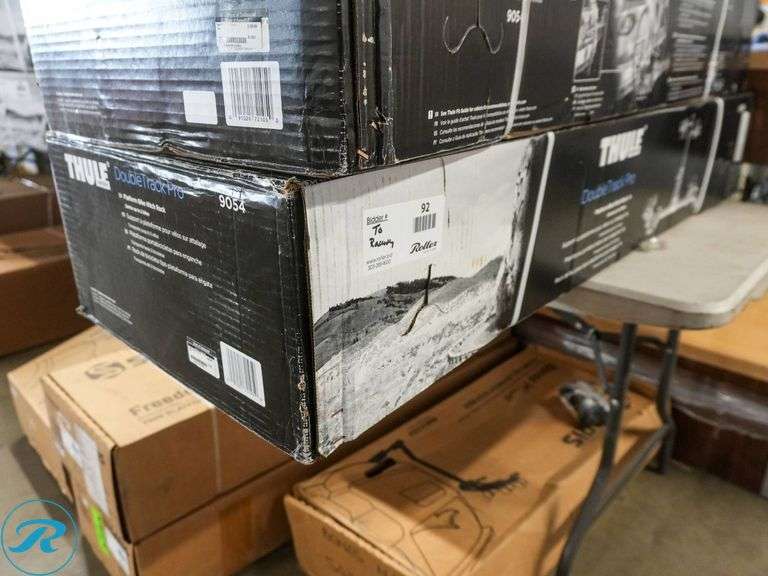 Thule DoubleTrack Pro Platform Hitch Mounted 2-Bike Carrier - Roller Auctions