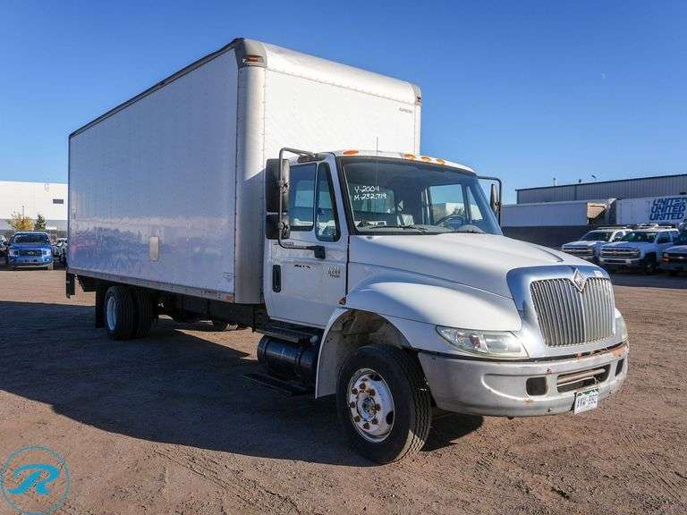 2004  International  4200  RWD  Box Truck - Roller Auctions