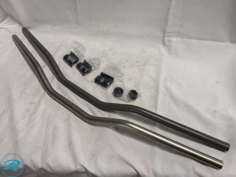 (2) Zoom Bicycle Handlebars - Roller Auctions