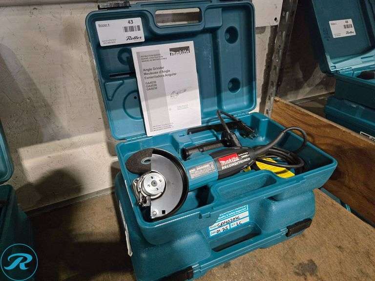 (2) Makita GA4030 4″ Angle Grinders With Cases