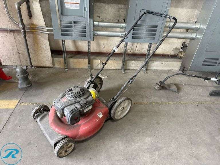 Yard Machines 21” Gas Push Lawn Mower with Briggs & Stratton 140cc Engine