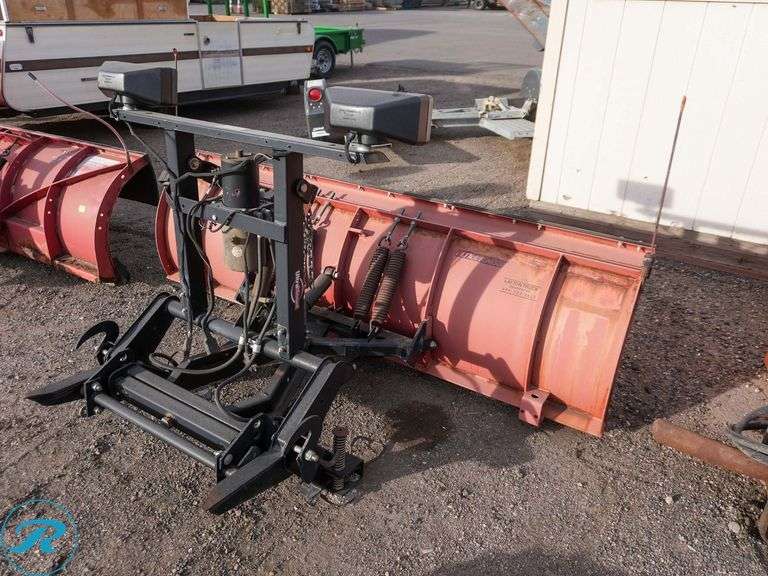 Western 7'6" Snowplow w/ Hookup & Lights - Roller Auctions
