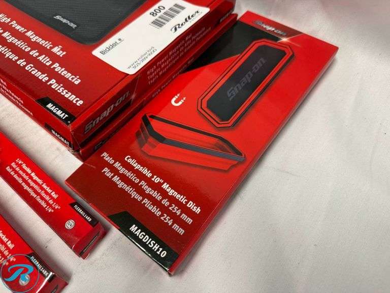 Snap-on Magnetic Tools Set: (2) MAGMAT High Power Mats, MAGDISH Collapsible 10″ Dish, (2) FLEXRAIL14RD Socket Rails, KAHMPC Hanger - Roller Auctions