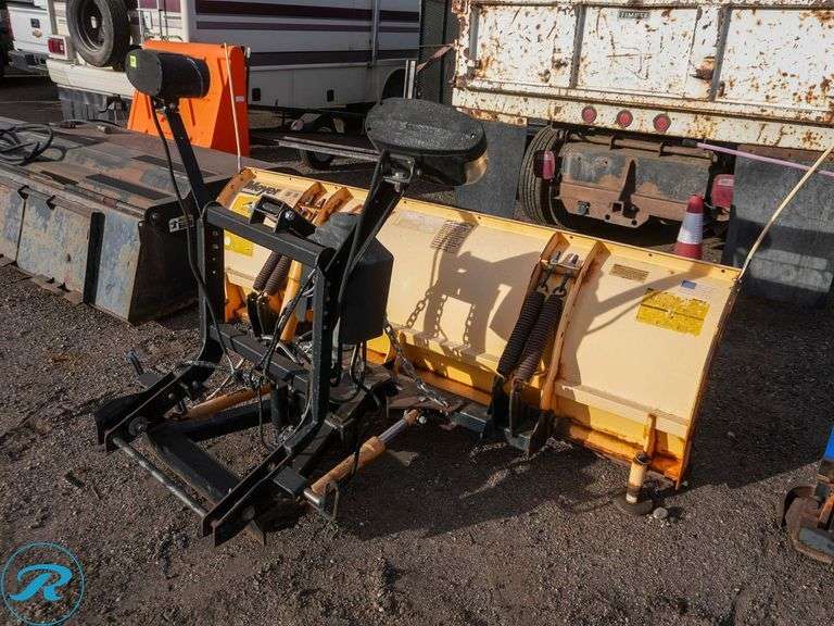 Meyer 7'6" Snowplow w/ Hookup & Lights
