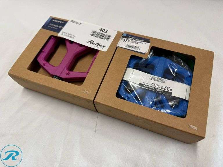 (2) Giant Pinner Comp Flat Pedal Sets - Roller Auctions