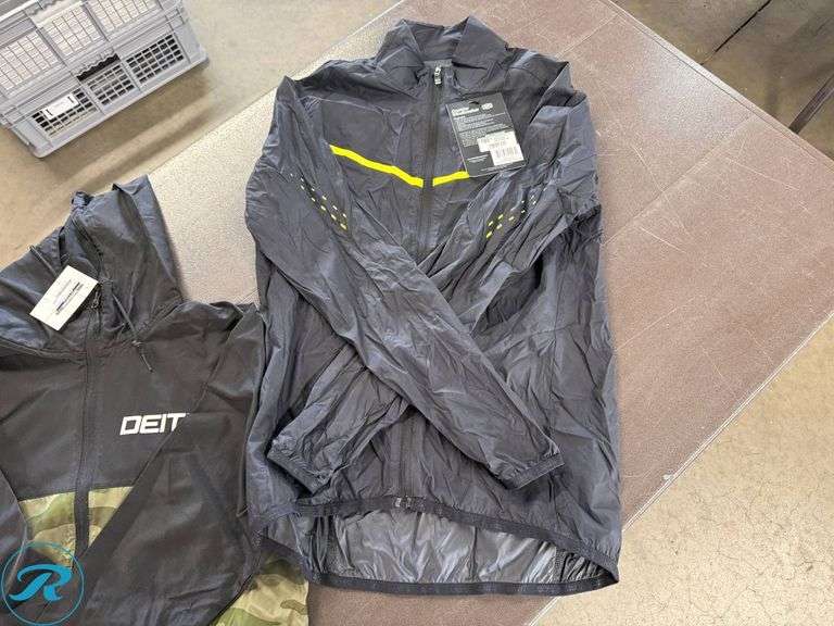 (2) Men’s Windbreakers, Size S - Roller Auctions