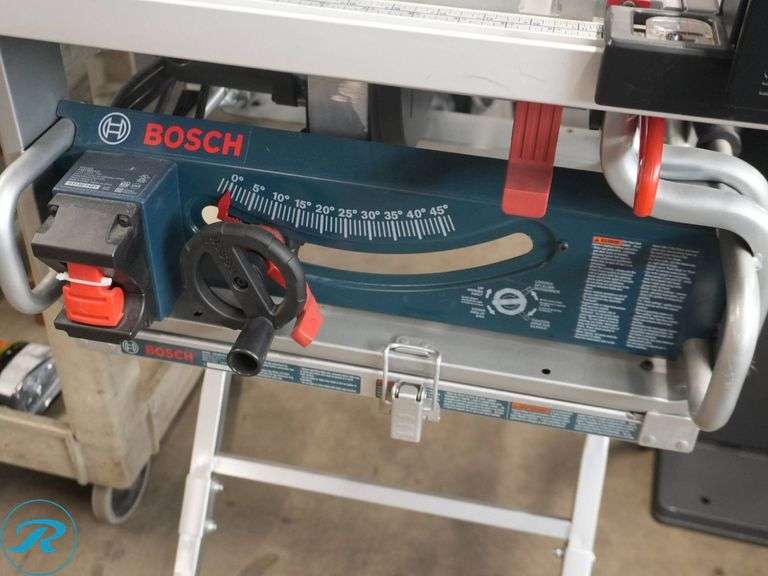 Bosch GTA500 Table Saw with Stand - Roller Auctions