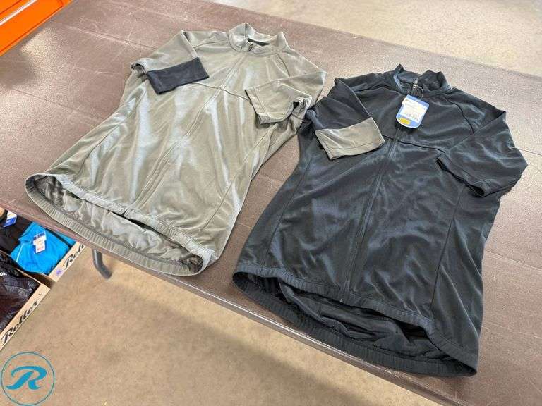 (2) Giant Tour Men’s Cycling Jerseys, Size XS/S - Roller Auctions