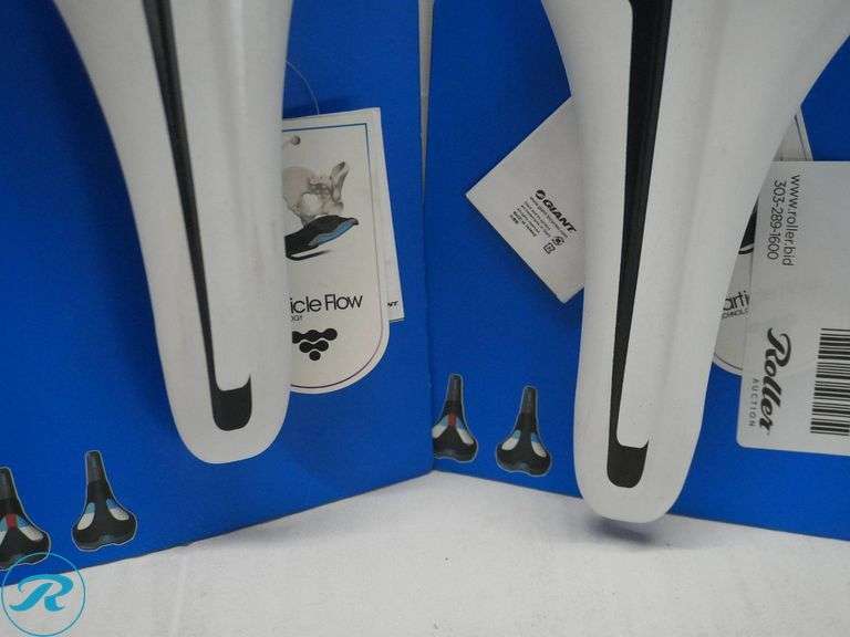 (2) Giant Contact SL Forward Saddles, White - Roller Auctions