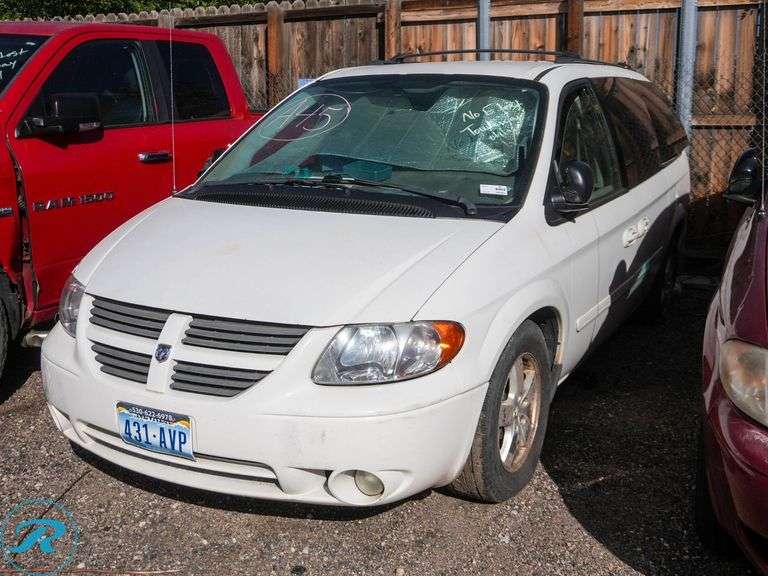 2005 Dodge Grand Caravan SXT FWD