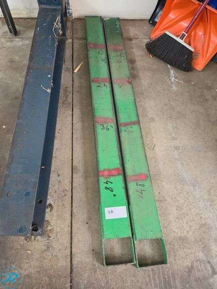 5′ Green Metal Forklift Extensions - Roller Auctions