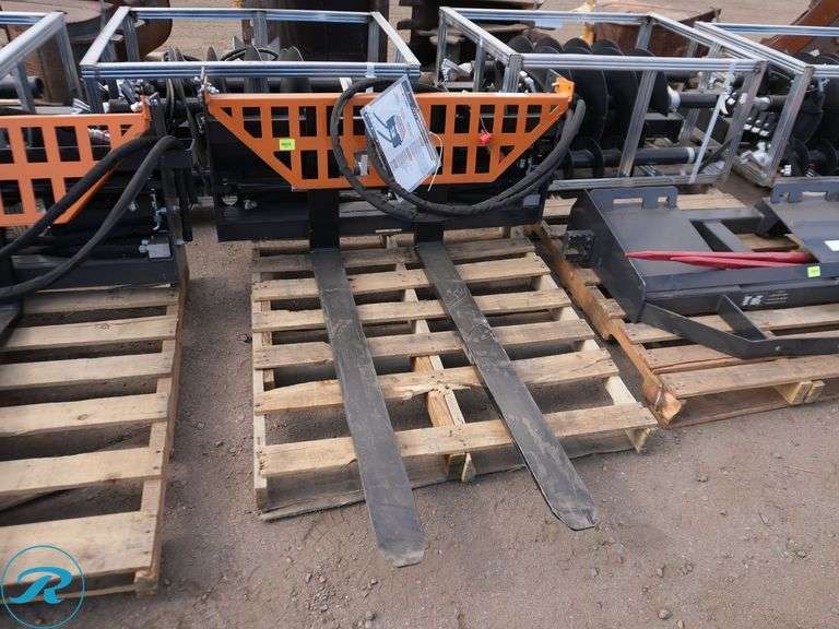 New Land Honor HPF-11-3000G Hydraulic Side Shift Fork Attachment To Fit Skid Steer Loader, 42" Forks - Roller Auctions
