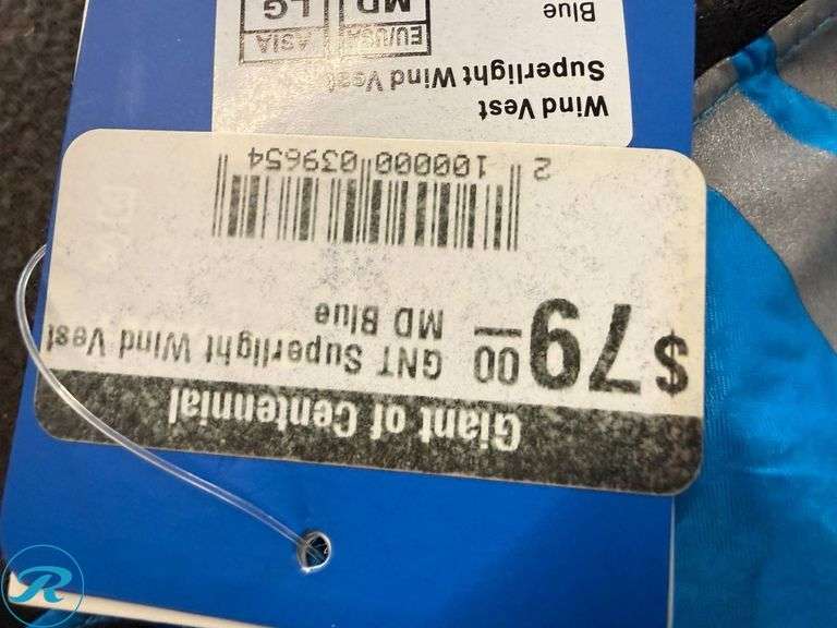 Giant Cycling Men’s Apparel: ONT Tour Jerseys and (2) Superlight Wind Vest, Size M - Roller Auctions